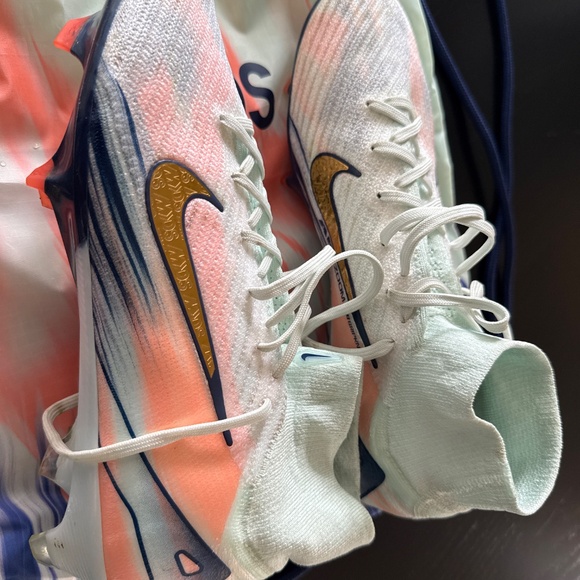 CR7 Nike air zoom soccer cleats - Picture 3 of 4